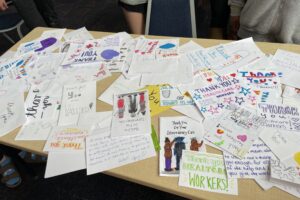 Wydown Middle School students share notes of thanks with health care workers