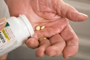 Aspirin can help reduce risk of second heart attack, but study finds less than half of eligible adults take it