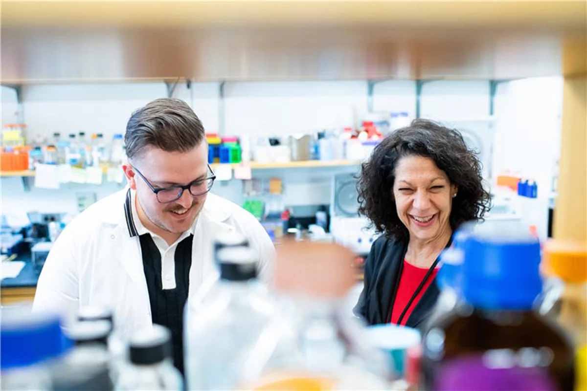Howard Hughes Medical Institute Call for Applications